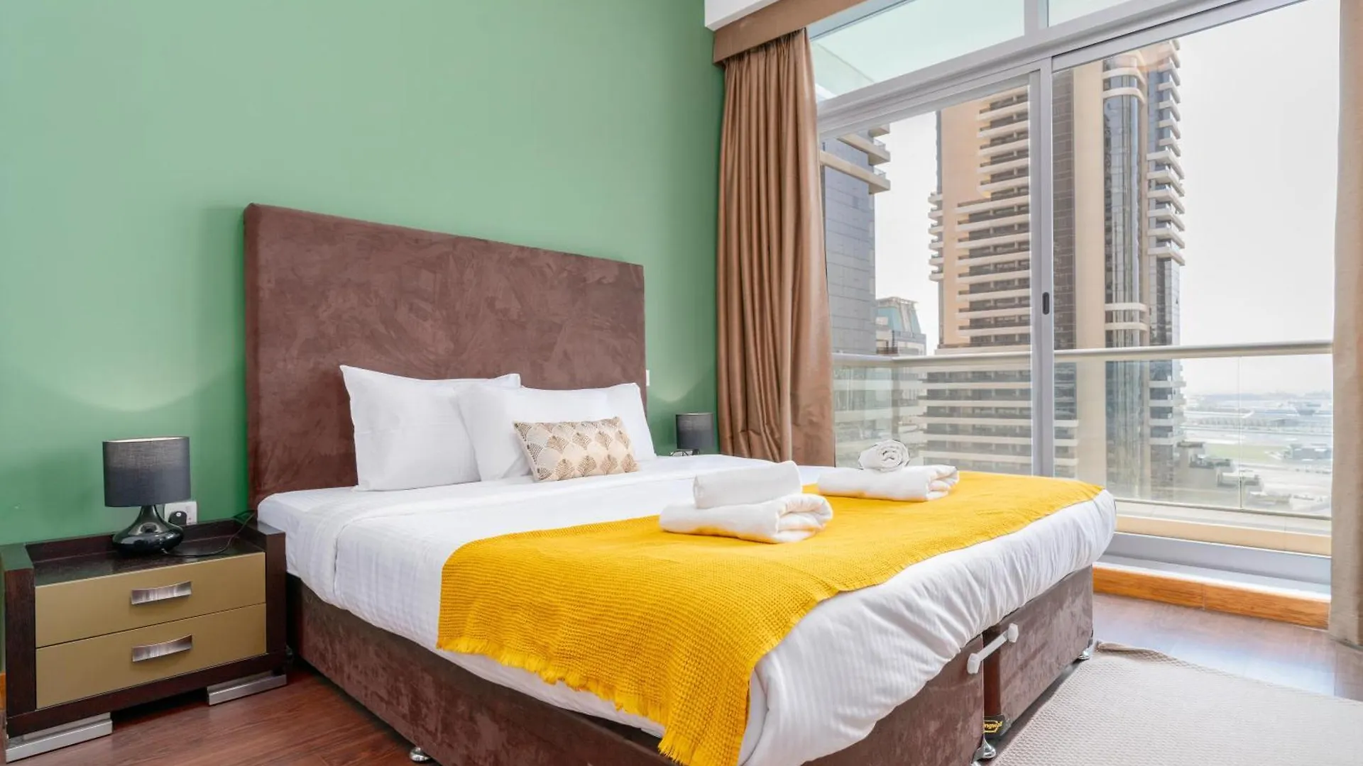 Vacay Lettings -2 Bed Iris Blue Dubai Marina Apartment
